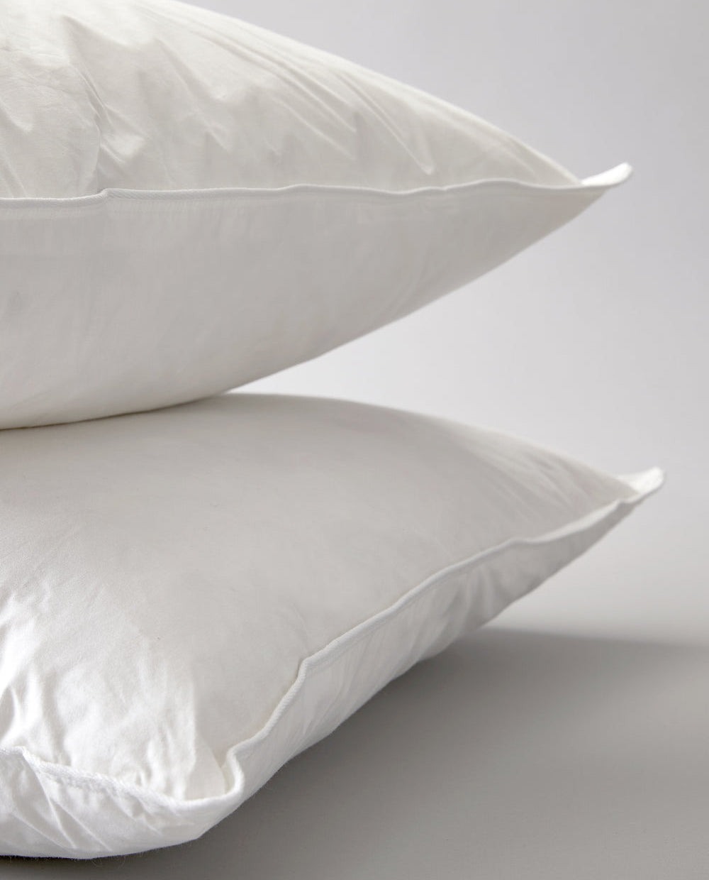 Down vs. Down Alternative Pillows: Choosing the Right Pillow for You